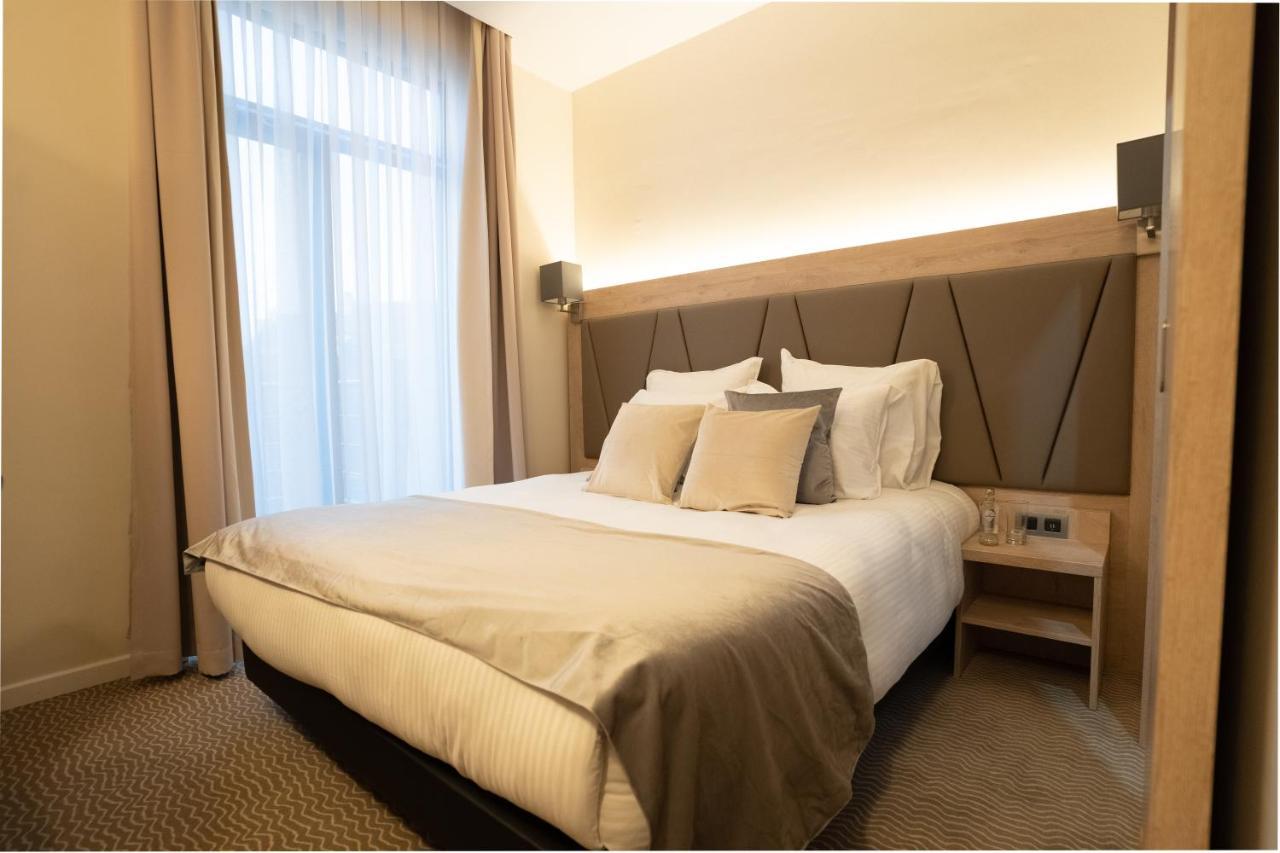 Hotel Concorde Saint-Gilles Bagian luar foto