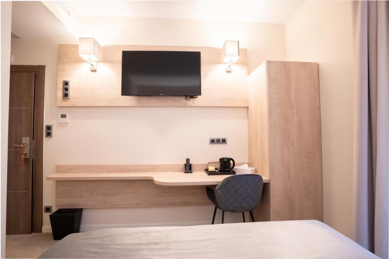 Hotel Concorde Saint-Gilles Bagian luar foto